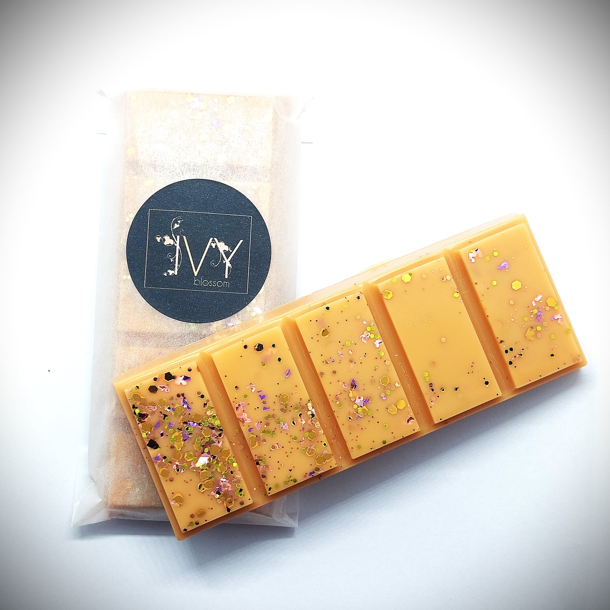 Amber fragranced 5 cell wax bar